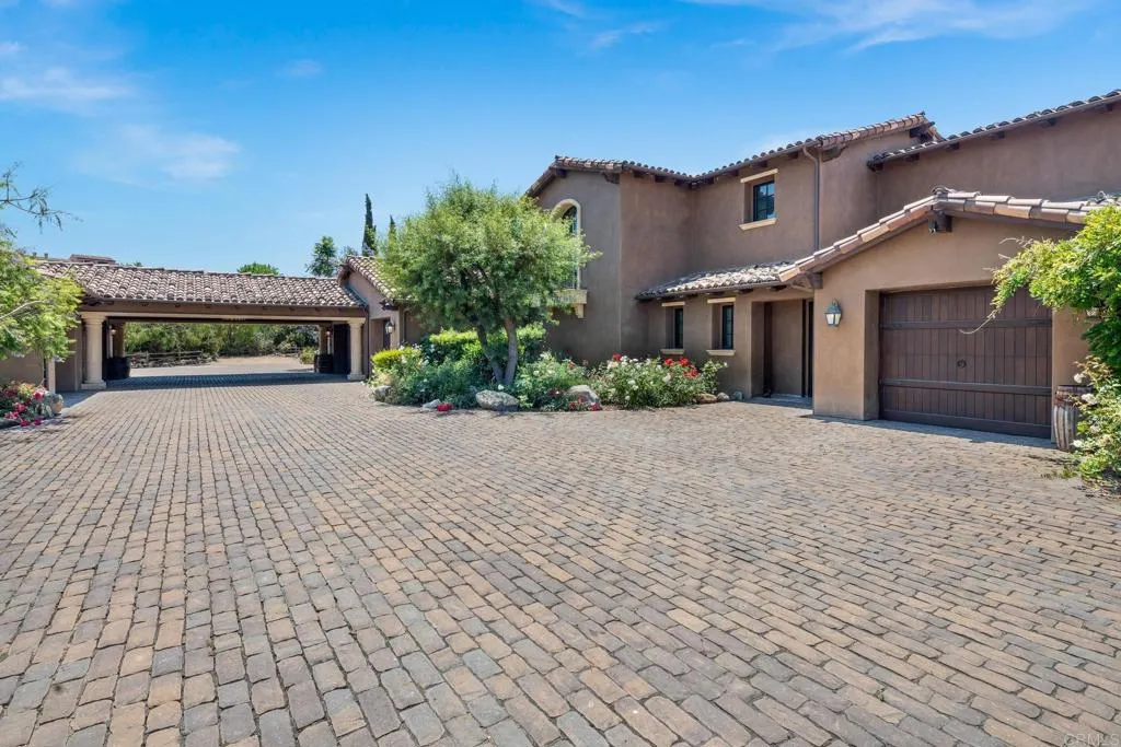 https://cdn.realtyfeed.com/cdn/127/306268020/086f7296cf830343a1328b8aa71299f9.webp