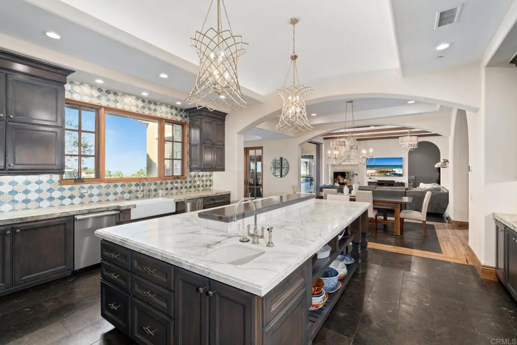 https://cdn.realtyfeed.com/cdn/127/306268020/16c7812e8ba6cae5a77076d017a4a246.webp