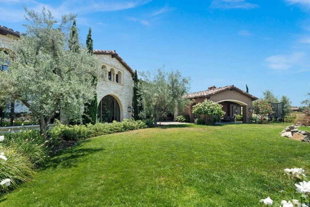 https://cdn.realtyfeed.com/cdn/127/306268020/215e16ddc76411298db1df6f84be277b.webp