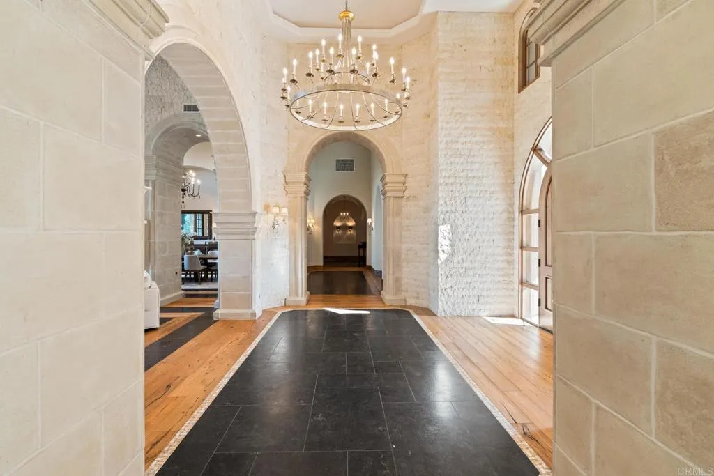 https://cdn.realtyfeed.com/cdn/127/306268020/5d1f5f6ba94165350226d8991a832e8d.webp