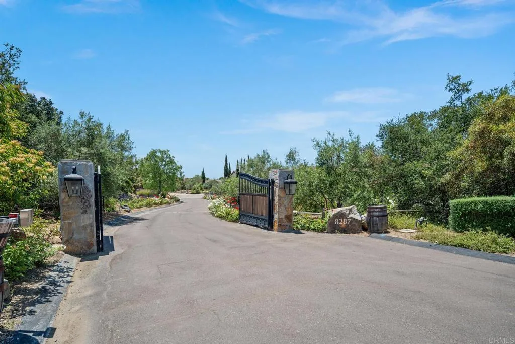 https://cdn.realtyfeed.com/cdn/127/306268020/e7a8623f6fe11d5c45a6e7d12347ab84.webp