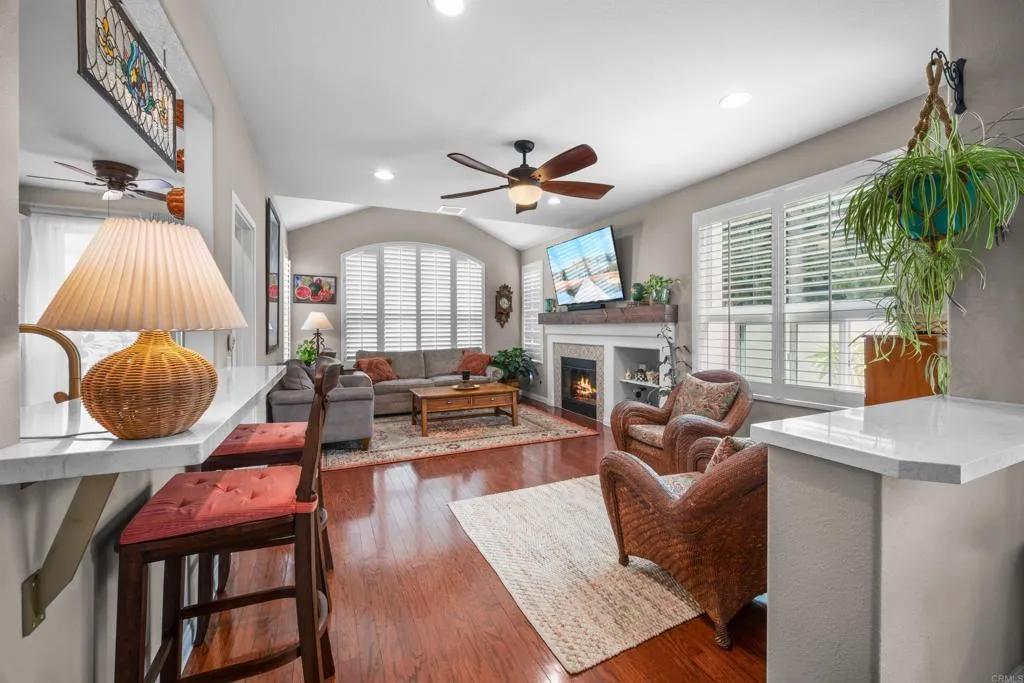 https://cdn.realtyfeed.com/cdn/127/306268993/0bdbba9a1d9dacf4c54b6469394377c9.webp