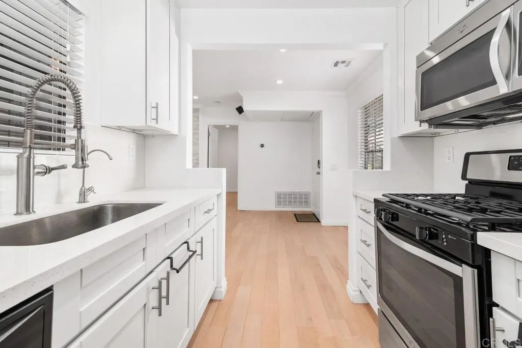 https://cdn.realtyfeed.com/cdn/127/306270845/03e60e822e90ce444fe04b526602a9bf.webp