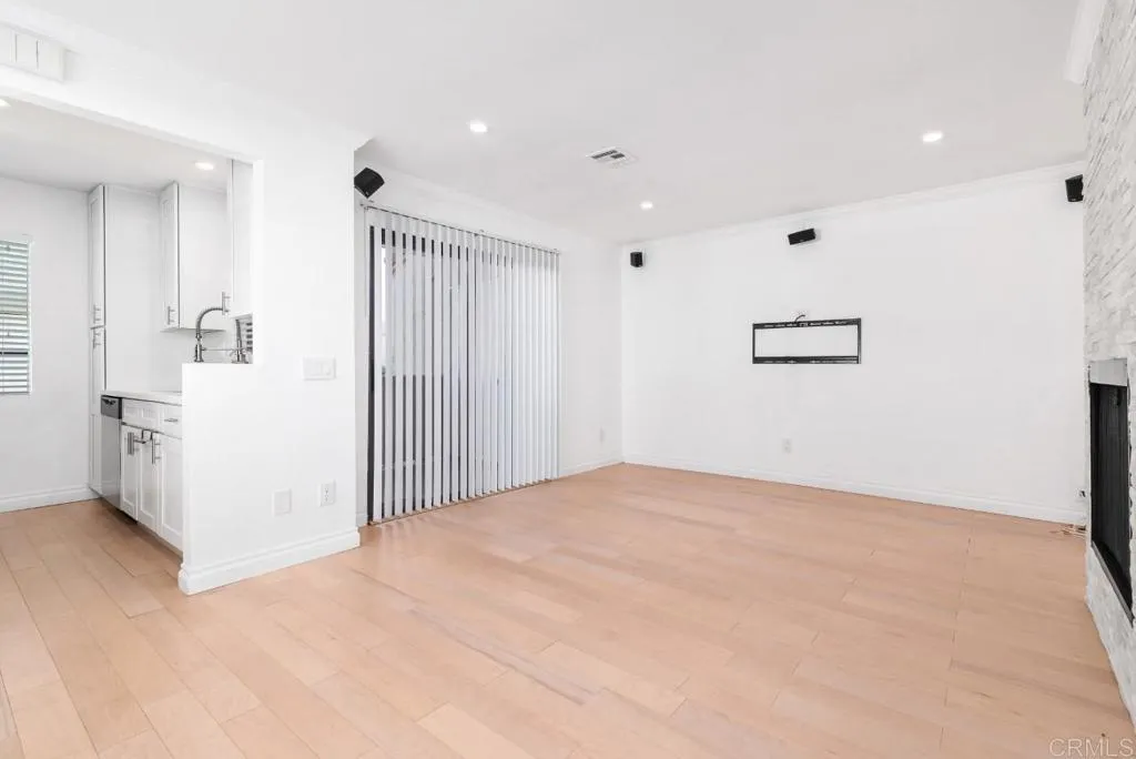 https://cdn.realtyfeed.com/cdn/127/306270845/390bb0b1b8dbc236a92121c5abe25c54.webp