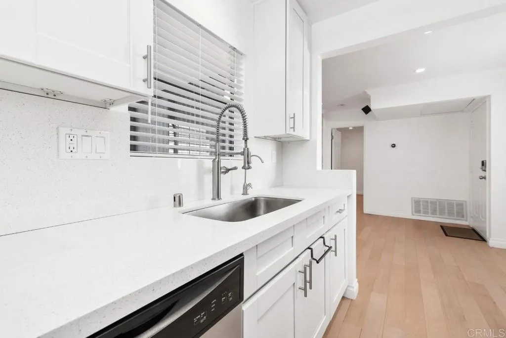 https://cdn.realtyfeed.com/cdn/127/306270845/770b0a905eb1dab6c76909806c9216cd.webp