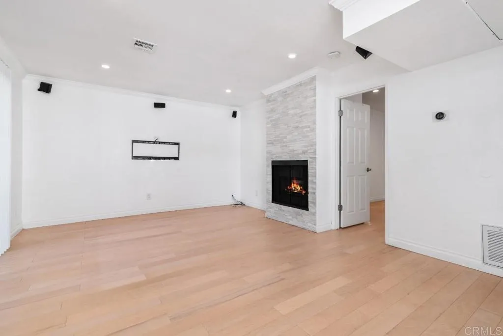 Photo #6: NDP2408497 Listing 