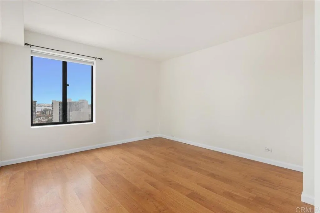 https://cdn.realtyfeed.com/cdn/127/306272308/4afdfcca6fe9b95ae527f04a5ba352ee.webp