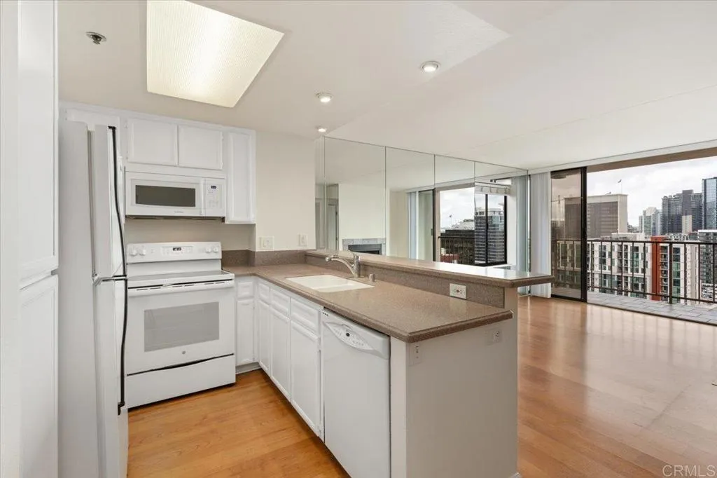 https://cdn.realtyfeed.com/cdn/127/306272308/6edd885a8741c6afe1f3a5c7722fd31b.webp