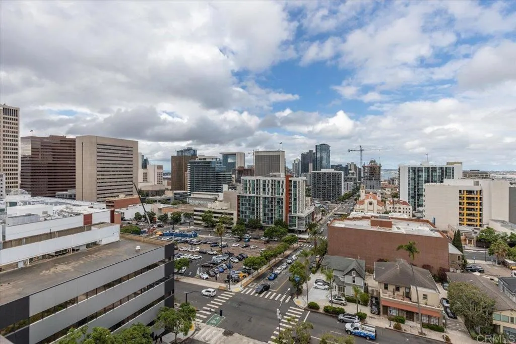 https://cdn.realtyfeed.com/cdn/127/306272308/9d0d493e46c45623fe643ba7a16dffb6.webp