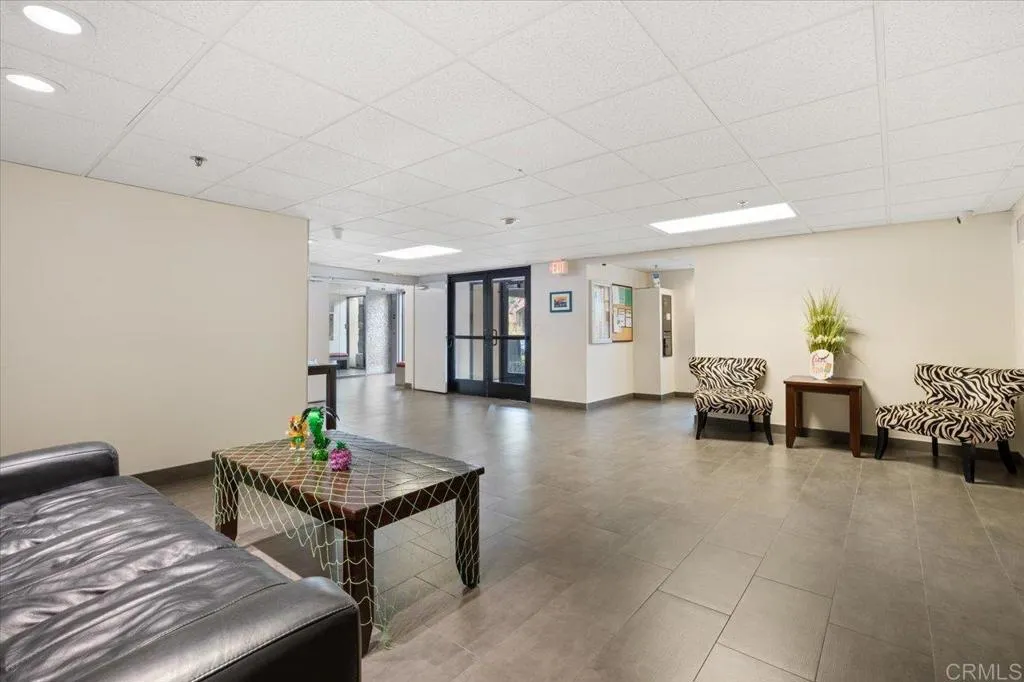 https://cdn.realtyfeed.com/cdn/127/306272308/e64108b0776d89465d96cb7a3406e31b.webp