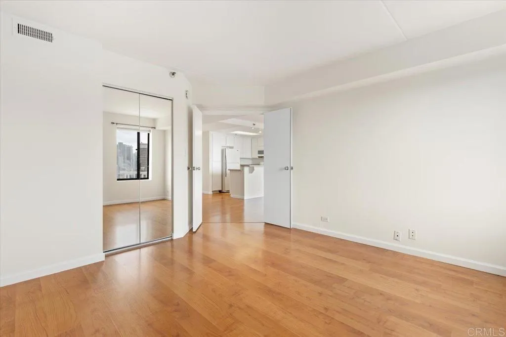 https://cdn.realtyfeed.com/cdn/127/306272308/e9404a67cc432b8bce6e849ab59d35b2.webp
