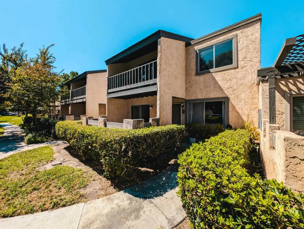 More Details about MLS # PTP2405842 : 9868 APPLE TREE DRIVE UNIT D