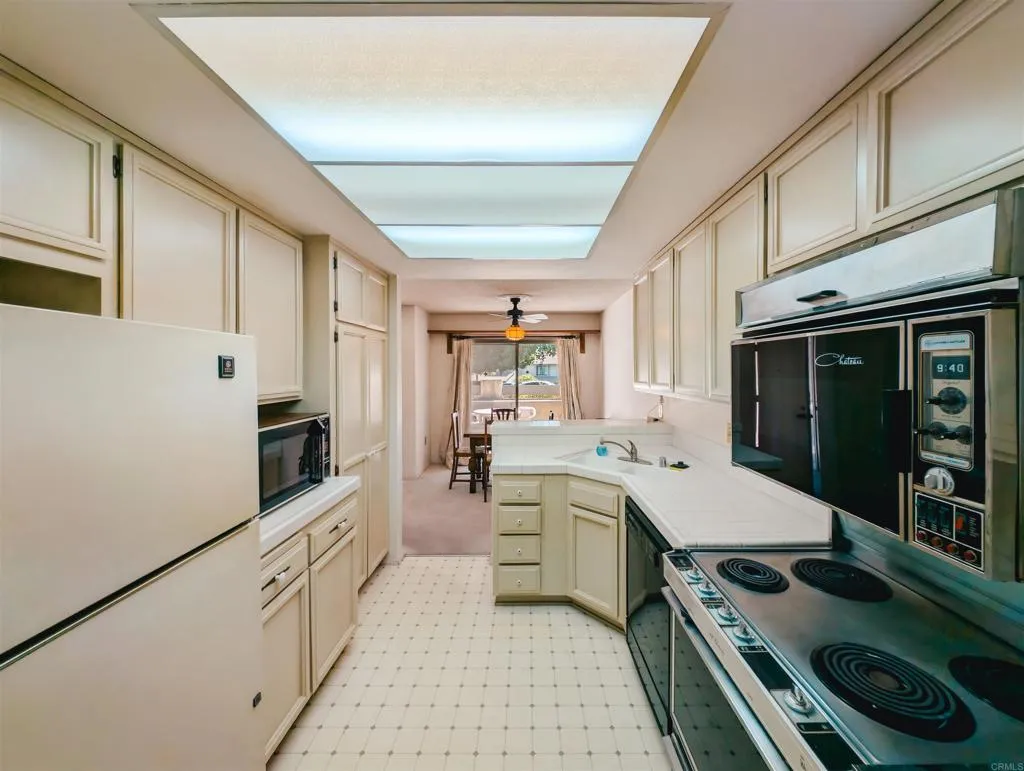 Photo #4: PTP2405842 Listing 