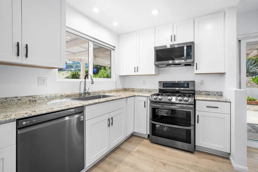 https://cdn.realtyfeed.com/cdn/127/306272335/fe6c63b8ce956f0ad3ed765872b091bd.webp