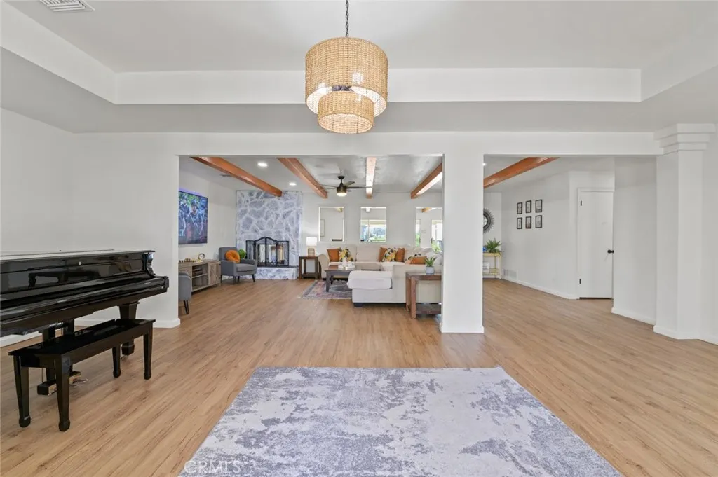 https://cdn.realtyfeed.com/cdn/127/306272336/1eab69d2baa1b38b768002bdbee79245.webp