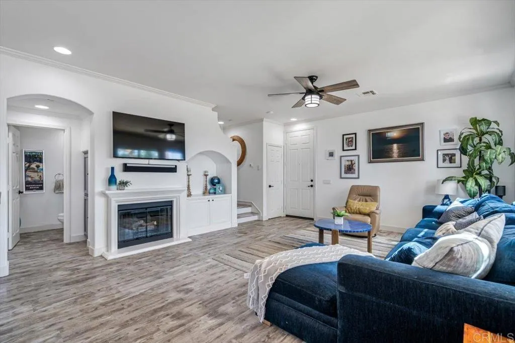https://cdn.realtyfeed.com/cdn/127/306272946/4155f08c3c0f6f0b31a7f715279c36e6.webp