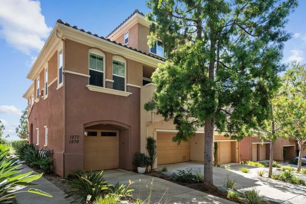 https://cdn.realtyfeed.com/cdn/127/306272946/78a9b34df48caebd5ea2063dc1ad2c46.webp