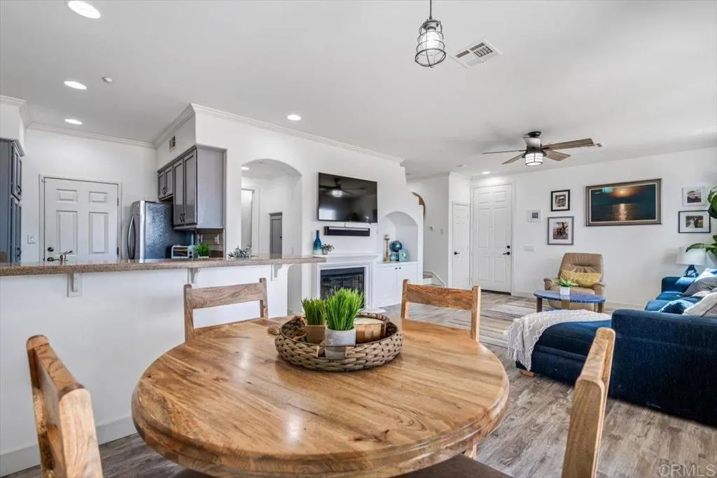 https://cdn.realtyfeed.com/cdn/127/306272946/fa70f5e871787abe3a99dec6940533da.webp