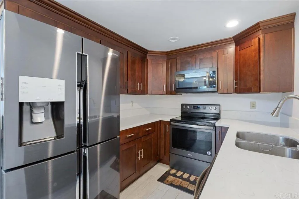 https://cdn.realtyfeed.com/cdn/127/306273594/df64e24339984bb849efce891ecb4355.webp