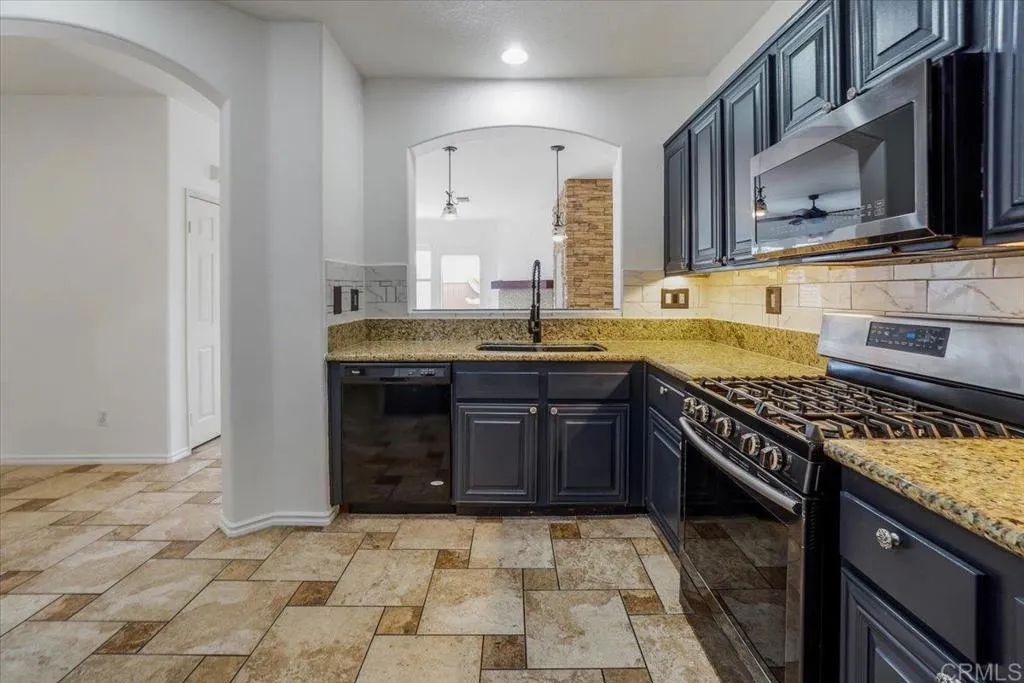 Photo #6: NDP2408651 Listing 