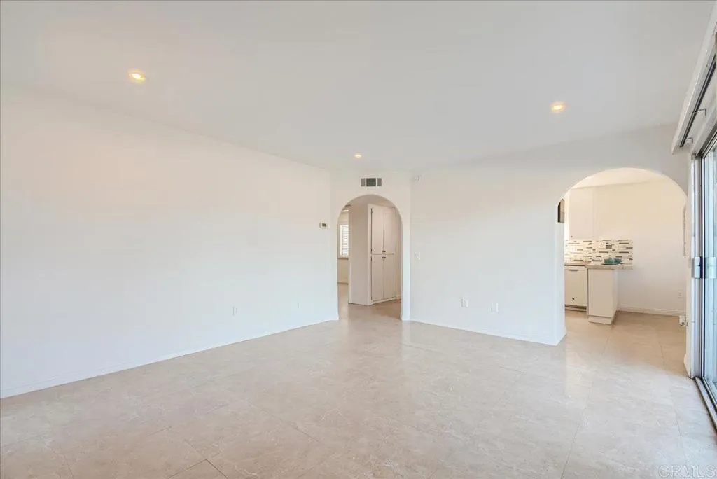 https://cdn.realtyfeed.com/cdn/127/306274779/0d8a576c55c19640d3566fb1e27b97a6.webp