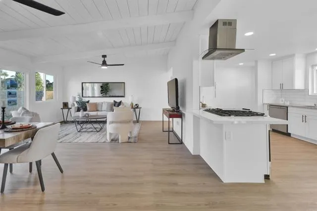 https://cdn.realtyfeed.com/cdn/127/306275830/890683fad3f592289165b5f0731ed189.webp