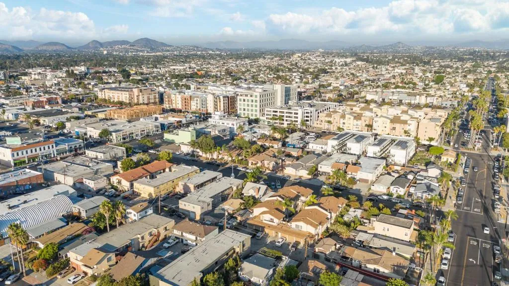 https://cdn.realtyfeed.com/cdn/127/306279635/337a4478d32bb0040a0ce96a707fc1f8.webp