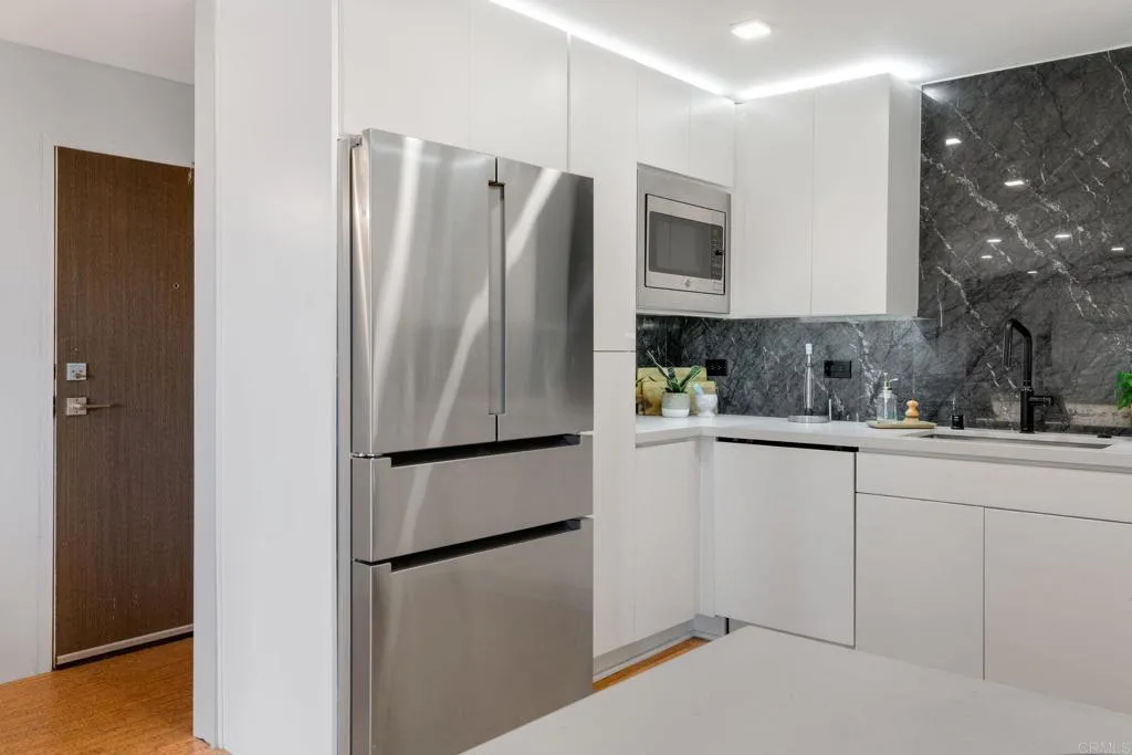 https://cdn.realtyfeed.com/cdn/127/306279773/43d7df46f2fe2aa6edae8792ef406cdf.webp