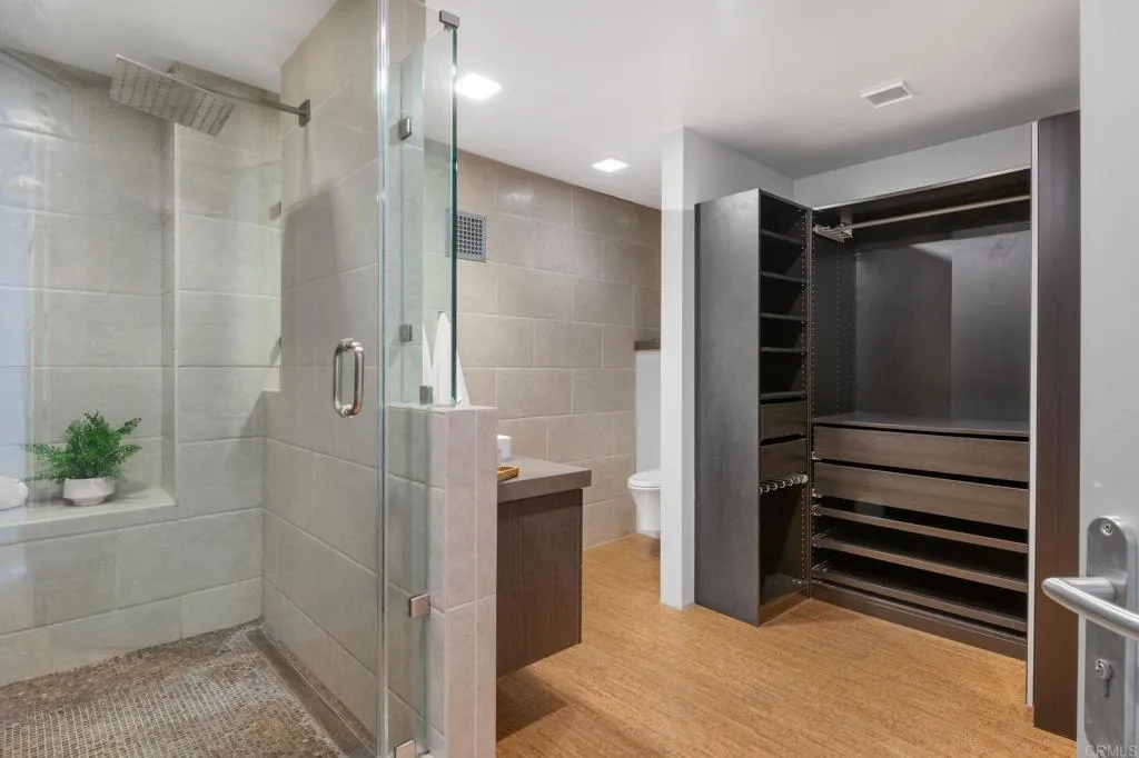 https://cdn.realtyfeed.com/cdn/127/306279773/bb9da63db2ef9f9551129271a70844e2.webp