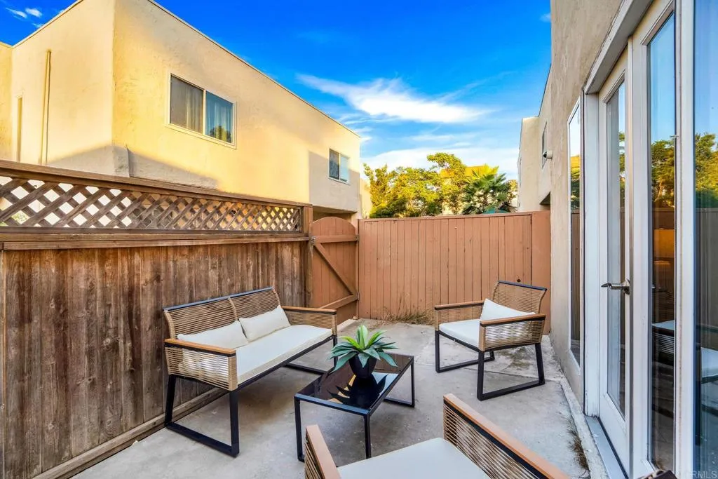 https://cdn.realtyfeed.com/cdn/127/306280942/348467208fdb4ae260846c2a1318aeeb.webp