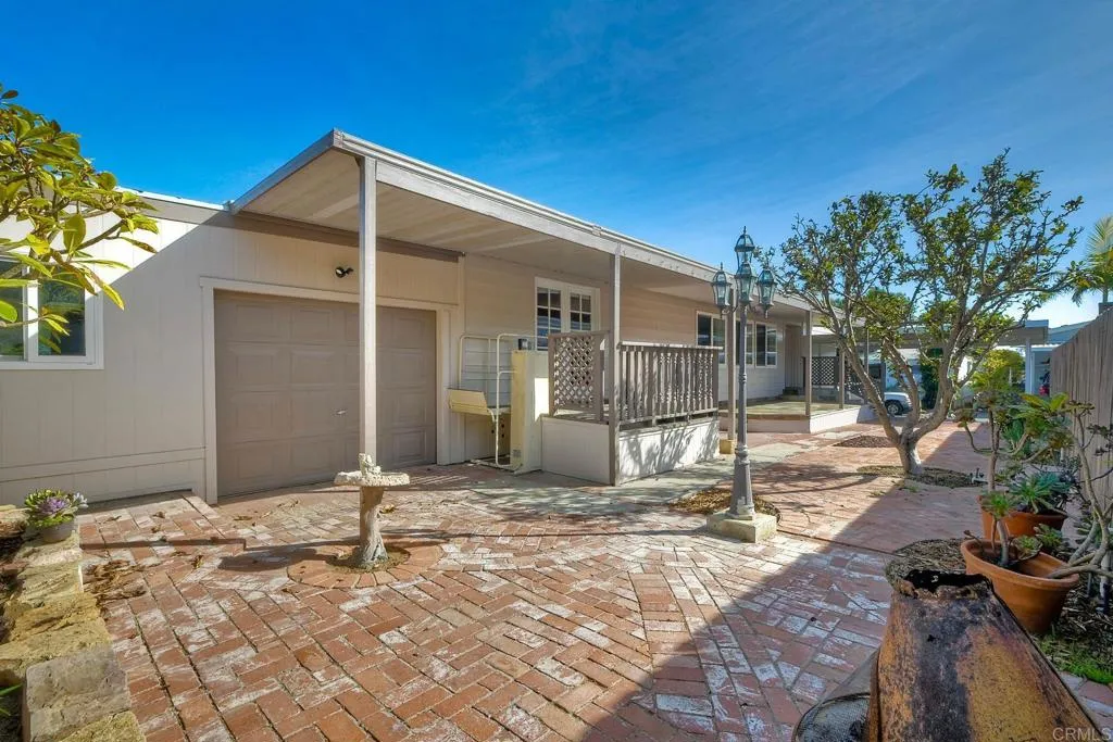 https://cdn.realtyfeed.com/cdn/127/306281077/98ac955ba491b07e729e2640f0302817.webp