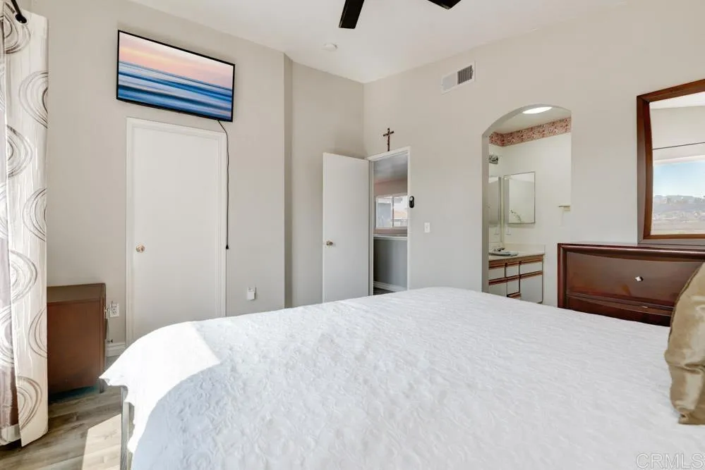 https://cdn.realtyfeed.com/cdn/127/306281257/0fa00976d67df0e806badd08265fbb5c.webp