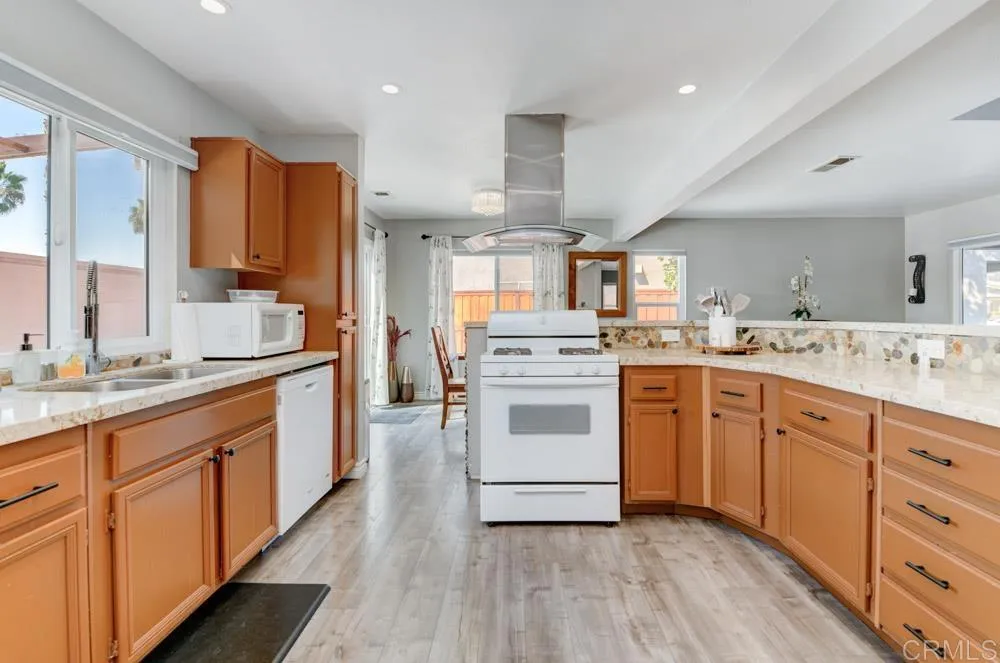 https://cdn.realtyfeed.com/cdn/127/306281257/b463693914015161288d0274ebf27bb1.webp