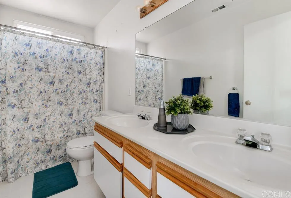 https://cdn.realtyfeed.com/cdn/127/306281257/dfaf5f376d18e40b6da2688b40114549.webp