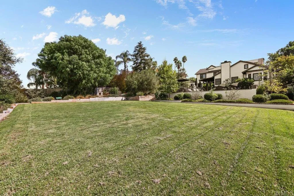 https://cdn.realtyfeed.com/cdn/127/306282122/1f07d97b205a398153c390ff9caf713e.webp