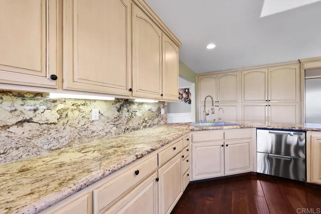 https://cdn.realtyfeed.com/cdn/127/306282122/d04f20b21336668284e8721334ecf903.webp
