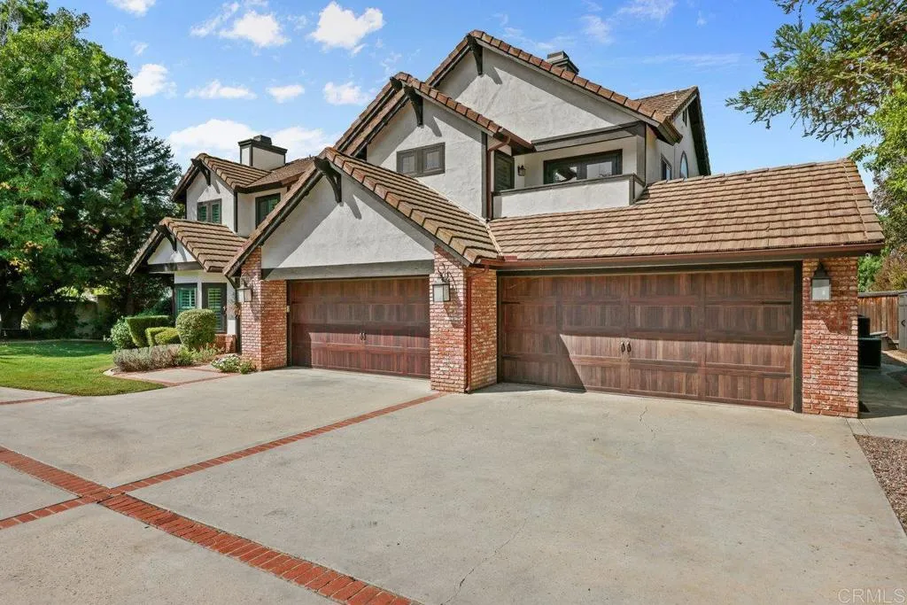 https://cdn.realtyfeed.com/cdn/127/306282122/ee17f7848833b196084e269b601f911a.webp