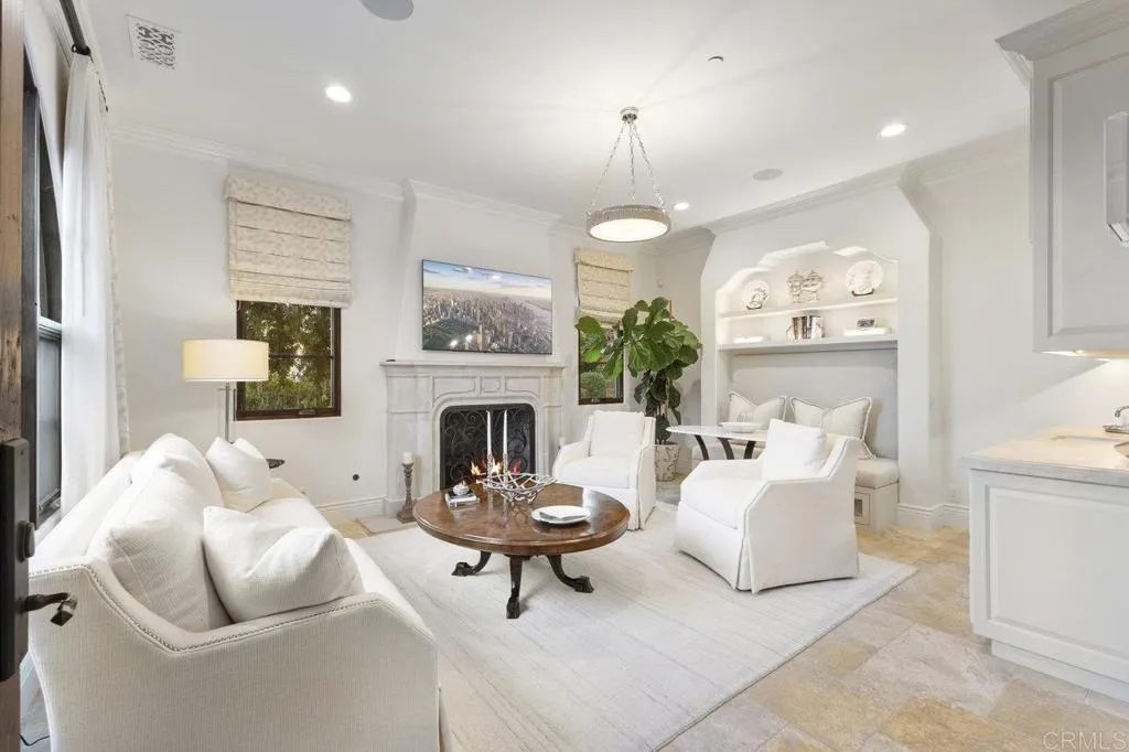 https://cdn.realtyfeed.com/cdn/127/306282200/357a9ddd71a32d0517e1ee4259d70891.webp