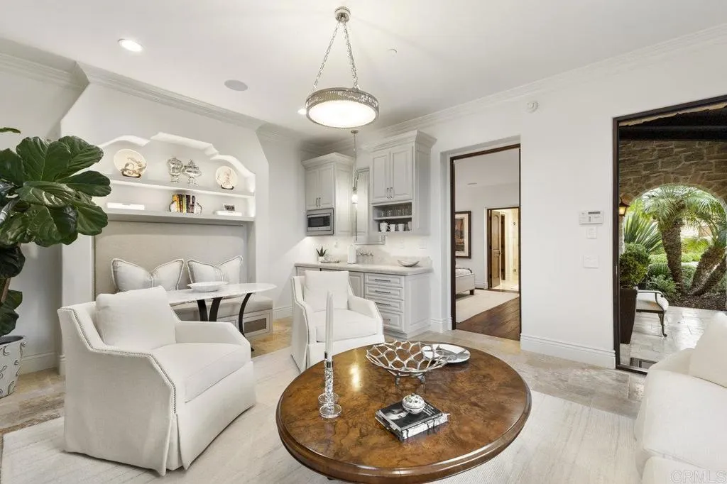 https://cdn.realtyfeed.com/cdn/127/306282200/44b63f3ffcbc7f7001078fa4a330d578.webp