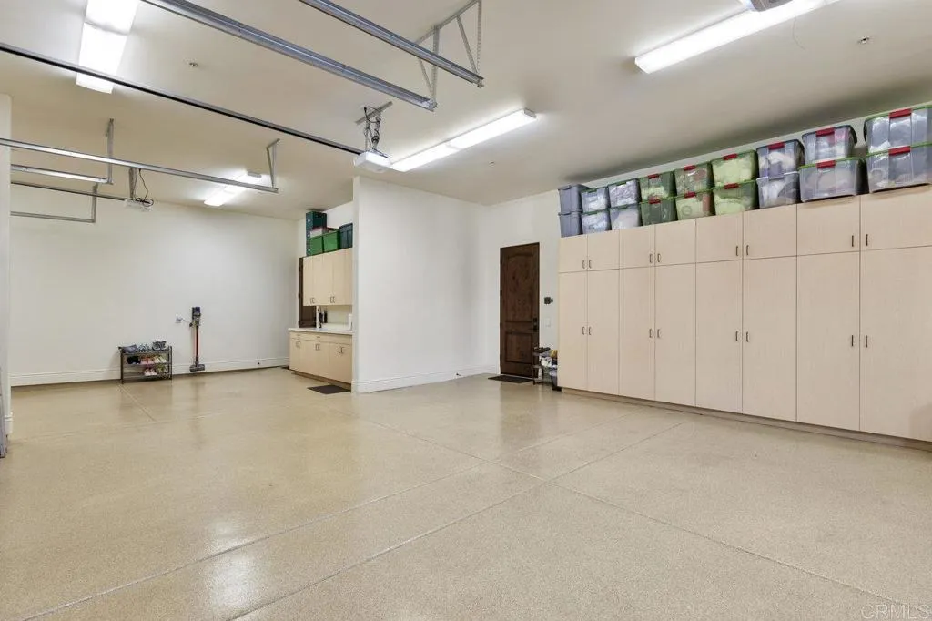 https://cdn.realtyfeed.com/cdn/127/306282200/673a7f47ccf31b882663edc9c0a6e56b.webp