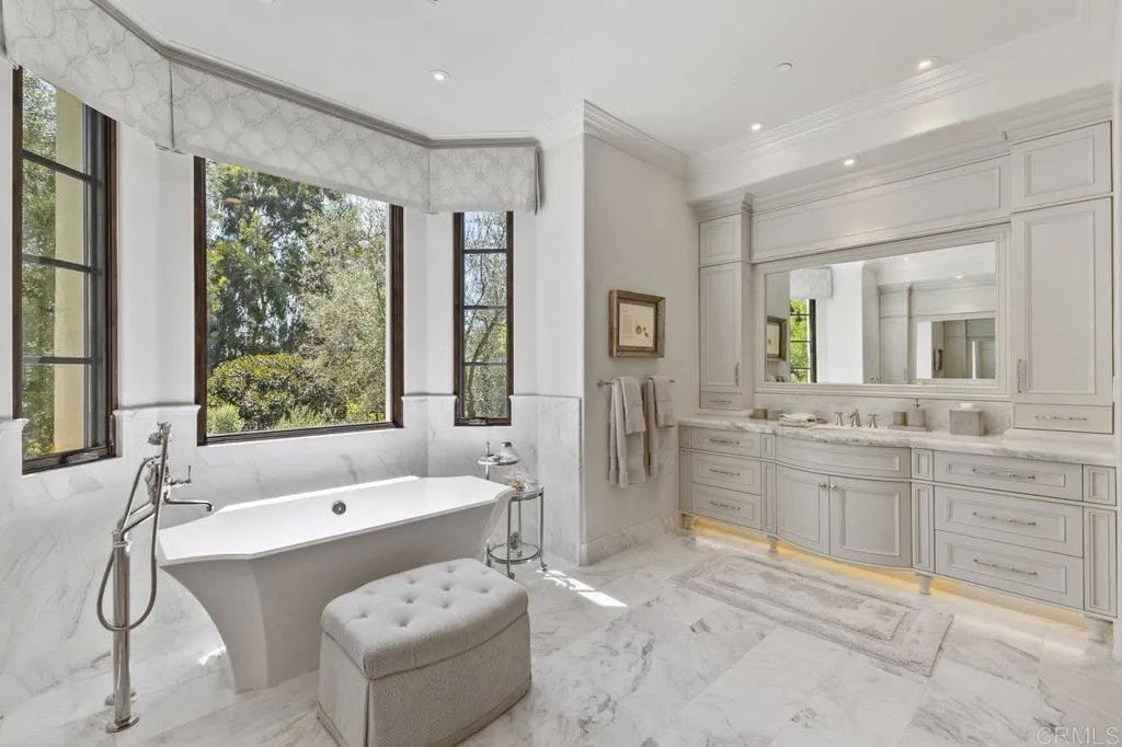 https://cdn.realtyfeed.com/cdn/127/306282200/e40ded26c19bb0571a3a8900b6607402.webp