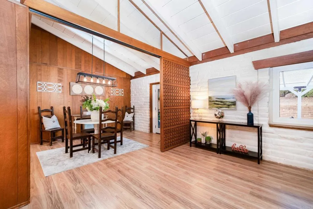 https://cdn.realtyfeed.com/cdn/127/306282707/08e561986a8f22e044ae2fa7c62033c2.webp