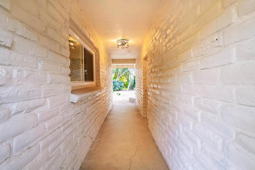 https://cdn.realtyfeed.com/cdn/127/306282707/21d431a2627cbfc36c77d4c961280031.webp