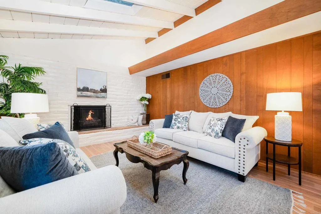 https://cdn.realtyfeed.com/cdn/127/306282707/34a8b0ceca8de2fdf7f9ac8e1577f727.webp
