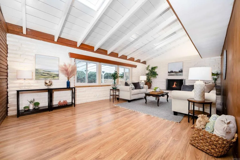 https://cdn.realtyfeed.com/cdn/127/306282707/6fec54bd092a8f564de9518f27bde6b1.webp
