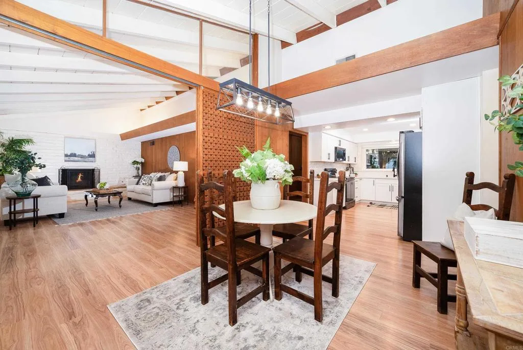 https://cdn.realtyfeed.com/cdn/127/306282707/73ca3e9409a9a0a2599d098df99528e4.webp
