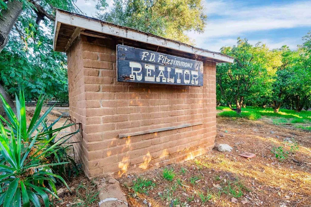 https://cdn.realtyfeed.com/cdn/127/306282707/8fd32f94581f9ec884d0db82f726fa88.webp