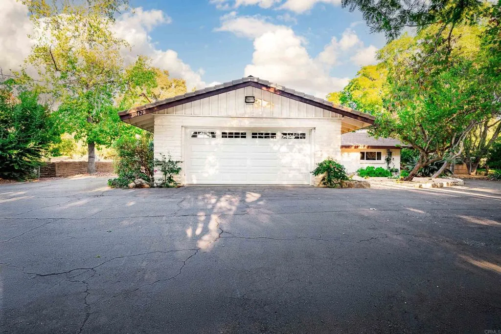 https://cdn.realtyfeed.com/cdn/127/306282707/b6f34af6bf187f7f4b4b21fb6b6d80b6.webp