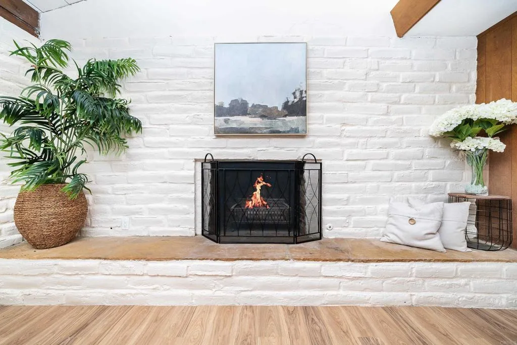 https://cdn.realtyfeed.com/cdn/127/306282707/bf40eb06dfeb0830281d8c6b47bcdc44.webp