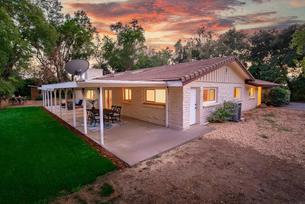 https://cdn.realtyfeed.com/cdn/127/306282707/d89d08b3a9728ce59a62cb4ddba12e09.webp